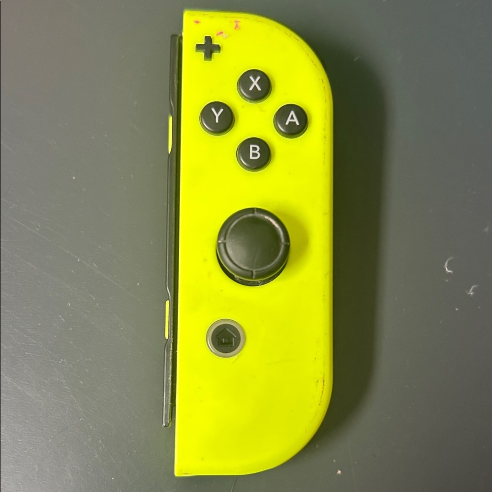 Nintendo Joy-Con Controllers - Blue and Yellow - Picture 6 of 6
